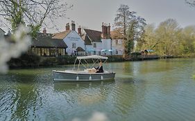 The Kingfisher Pub & Hotel